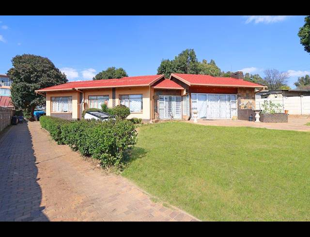 5 BEDROOM HOUSE FOR SALE IN KEW